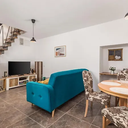 Urban Jungle Central Apartman * Опатия