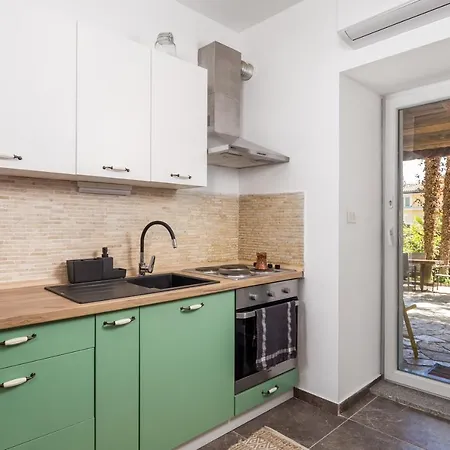 Appartamento Urban Jungle Central Apartman