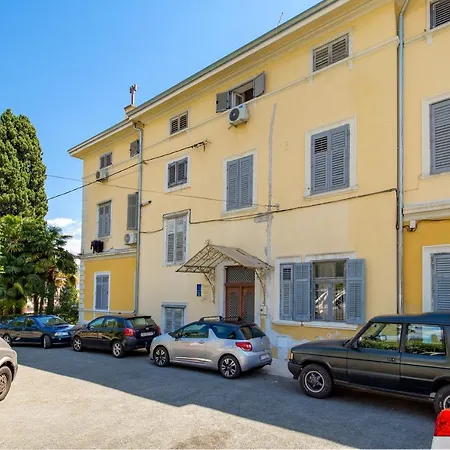 Urban Jungle Central Apartman Appartamento *